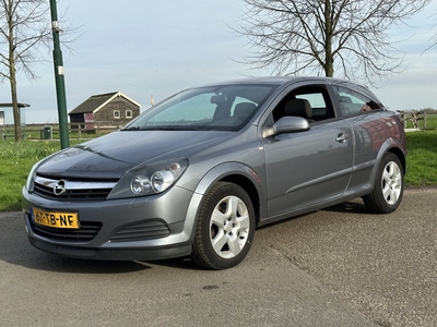 Opel Astra GTC 1.9 CDTi Edition