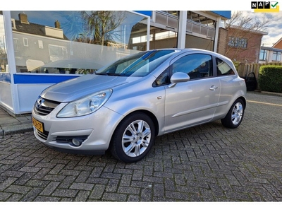 Opel Corsa 1.4-16V Cosmo