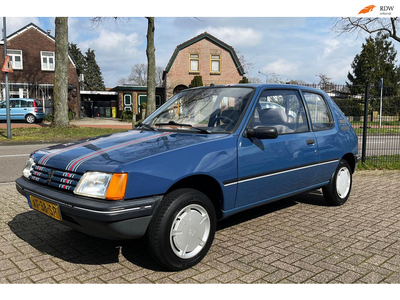 Peugeot 205 1.1 XE, 2e eigenaar, zeer weinig kilometers