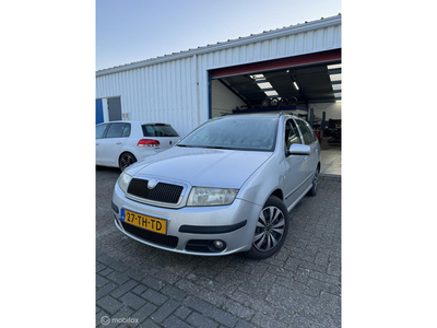 Skoda Fabia Combi 1.4-16V Spirit+ | Vele Opties | Lezen !