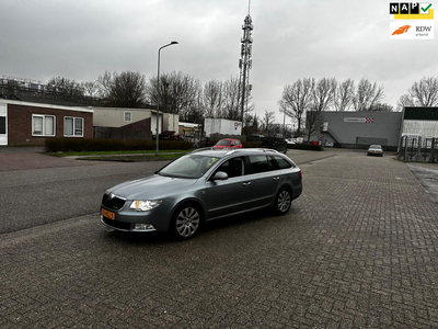 Skoda Superb Combi 1.6 TDI Greenline Ambition Business Line. Clima.Leder.Navi