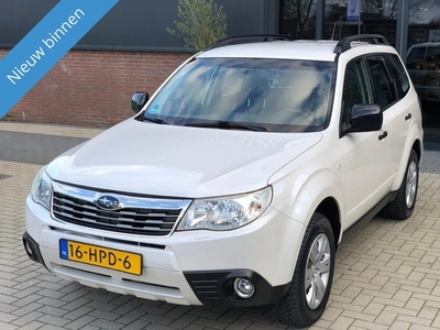 Subaru Forester 2.0 NIEUWSTAAT TREKHAAK CRUISE AIRCO ELEKTR