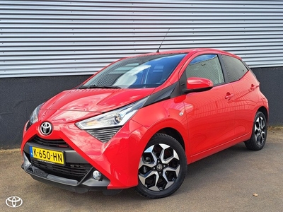 Toyota Aygo 1.0 VVT-i x-joy Incl. o.a: Navigatie, LM