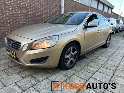 Volvo S60 2.0 D3 R-Design (bj 2011, automaat)