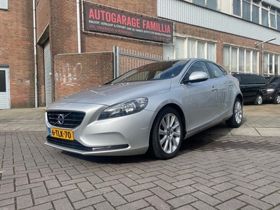 Volvo V40 1.6 D2 Summum AUTOMAAT