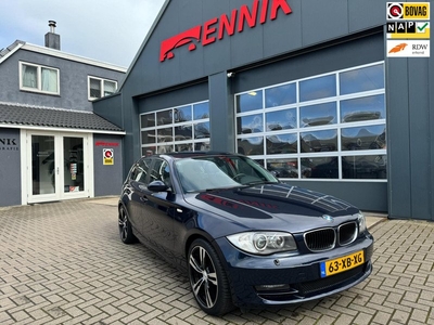 BMW 1-serie 118i Business Line / Xenon / Stoelverw. / Cruise / Youngtimer / NL Auto met NAP .