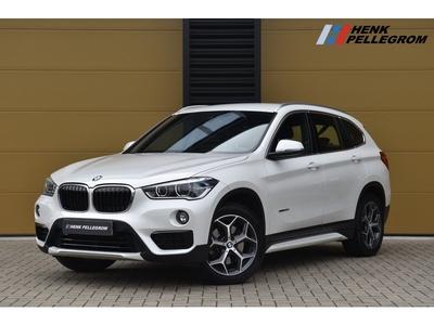 BMW X1 sDrive20i * Sportline * Stoelverwarming * Head-up * LED * Trekhaak *