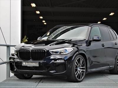 BMW X5 xDrive45e M-sport 394pk Pano SkyLounge Trekhaak Head-Up NightVision Laser 360-camera