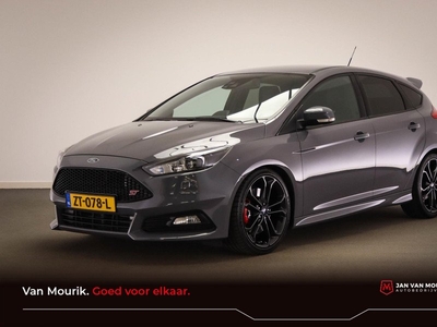 Ford Focus 2.0 ST-3 ZEER NETJES | DRIVER ASSISTANCE / ST- PACK | LEDER | STUURWIELVERWARMING | CAMERA | 19