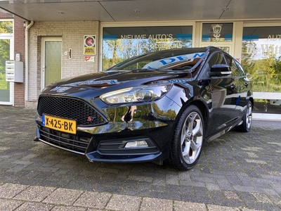 Ford FOCUS Wagon 2.0 ST Clima/Ledverl./Verw. + elektr. verst.bare Recaro voorstoelen/Sportstuur/Navi/Privacy glas achter/Start Stop