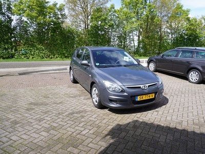 Hyundai i30 1.4i Active AIRCO MULTIFUNCTIONEEL STUUR