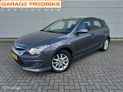 Hyundai i30 1.4i Blue Dynamic |Parkeersensor | Stoelverwarming |