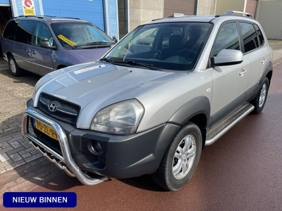 Hyundai Tucson 2.0i Style bj. 2008 met 195.613km NAP Nette auto met boekjes en 2 sleutelsets.