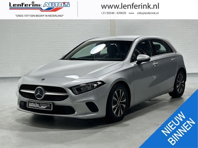 Mercedes-Benz A-Klasse 180 Groot Navi Led koplampen Camera Stoelverwarming Leder/stof Apple Carplay