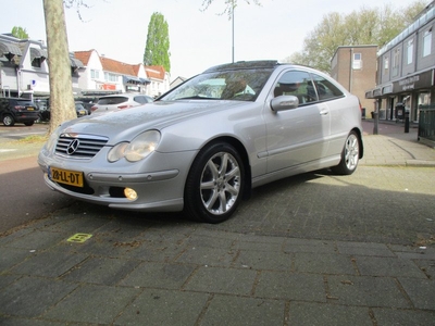 Mercedes-Benz C-Klasse Sportcoupé 200 K. DESIGNO / AUTOMAAT / AIRCO / SCHUIFDAK/ LEER / NL-AUTO / 140dkm