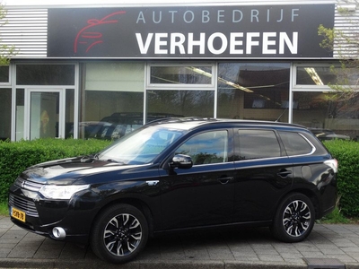 Mitsubishi Outlander 2.0 PHEV Instyle+ - PANORAMADAK - CLIMATE CONTROL - NAVIGATIE - LANE ASSIST - STOELVERWARMING