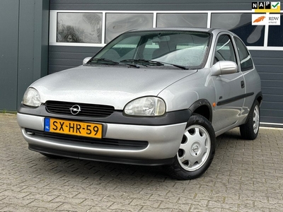 Opel Corsa 1.4i CDX Automaat!!!