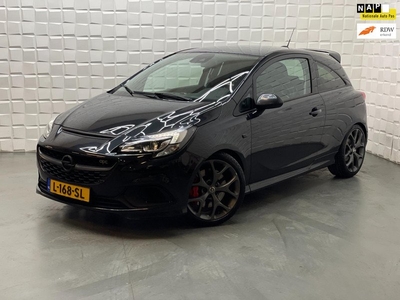 Opel Corsa 1.6 Turbo OPC SCHAALSTOELEN CAMERA