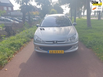 Peugeot 206 SW 1.6-16V Quiksilver Met nieuwe APK