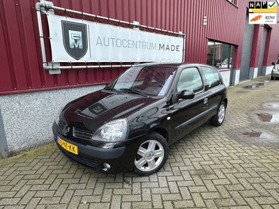 Renault Clio 1.4-16V Privilège Luxe // 86 DKM NAP // Airco