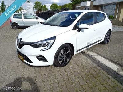 Renault Clio 1.6 E-Tech Hybrid 140 Business edition