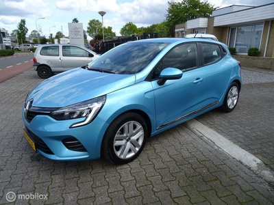 Renault Clio 1.6 E-Tech Hybrid 140 Serie Limitee Business