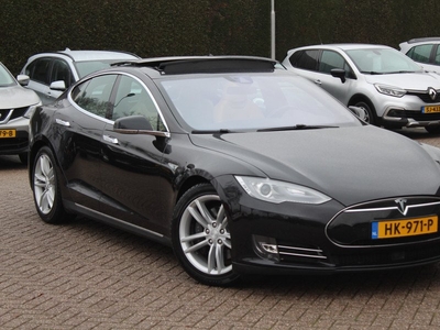 Tesla Model S 70D Base / FREE SUPERCHARGE / Autopilot 1.0 / Panoramadak / Camera / Leder / Stuurverwarming