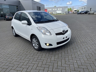 Toyota Yaris 1.3 VVTi Executive 5 DRS 29DKM (bj 2009)