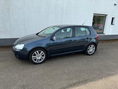 Volkswagen Golf 2.0 FSI Sportline, '05, 5-drs, nette en luxe auto met nieuwe apk !