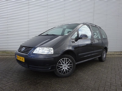 Volkswagen Sharan 2.0 7-Persoons Airco / Elek. Ramen / Trekhaak