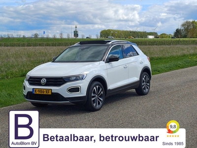 Volkswagen T-Roc 1.5 TSI Style Business Navi | Digi Dash | Pano Dak| Trekh | Led | Cruice | Carplay | 17 INCH