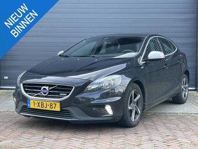 VOLVO V40 2.0 D4 R-DESIGN BUSINESS I TREKHAAK I NAVIGATIE I PARKEERSENSOREN I CLIMATE CONTROL I CRUISE CONTROL