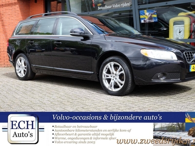 Volvo V70 T4 180 pk Limited Edition, Leer, Xenon, Trekhaak, Navi