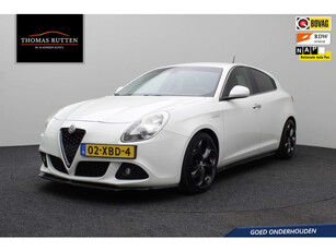 Alfa Romeo Giulietta 2.0 JTDm Distinctive 2012 NAP | Airco | Cruise control | BOSE | Bluetooth | Elektrische ramen + spiegels | PDC | Multifunctioneel stuurwiel | 2 sleutels