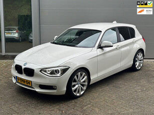 BMW 1-serie 116i Executive l Automaat l Navi l Climate l Klepseals & Ketting vv l Rijdt & Schakelt zeer goed.