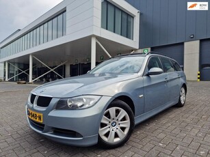 BMW 3-serie Touring 320i Executive AUT PANO LEDER NAVI