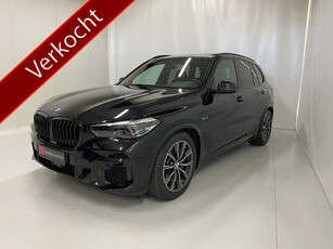 BMW X5 xDrive45e High Executive M-sport Luchtvering Panorama 20inch Shadowline Trekhaak