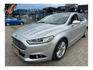 Ford Mondeo 1.6 TDCi Titanium/ pano / (bj 2015)