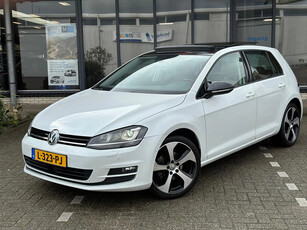 Volkswagen Golf 1.4 TSI Highline PANO / Xenon / Leder bekl.