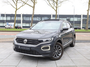 Volkswagen T-Roc 2.0 TSI 4Motion Sport 190PK | Panodak | Vol Leer | Virtual | Keyless | Camera | Dodehoek | Elektrische kofferklep |