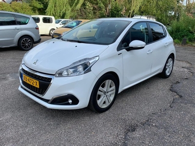 Peugeot 208 1.2 PureTech Signature / Airco/ Cruise/ Navi