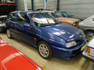 Alfa Romeo 145 2.0-16V T.SPARK QV .