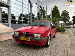 Alfa Romeo 75 1.6 IE geen roest of schade nieuwe apk 2026