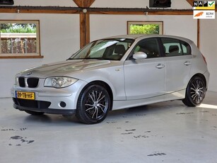 BMW 1-serie 116i Business Line (Airco / LM Velgen)