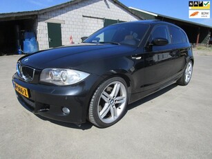 BMW 1-serie 123d originele M-sport leer pano lees tekst mooi