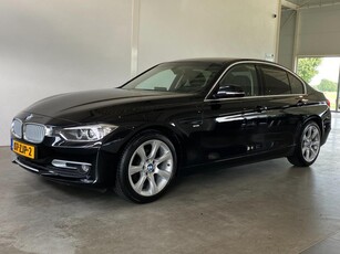 BMW 3-serie 320i Leder Xenon/Led Navi PDC NL-auto Dealer