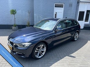 BMW 3 Serie Touring 328i xDrive TREKHAAK CAMERA