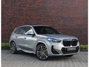 BMW X1 30E xDrive *Pano*Trekhaak*HUD* (bj 2023, automaat)