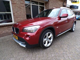 BMW X1 SDrive20i Automaat / Leder / Navi / Panoramadak