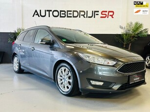 Ford Focus Wagon 1.0 Titanium Edition Trekhaak! Navigatie!